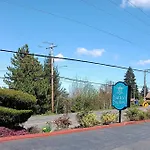 Sutton Suites Hotel