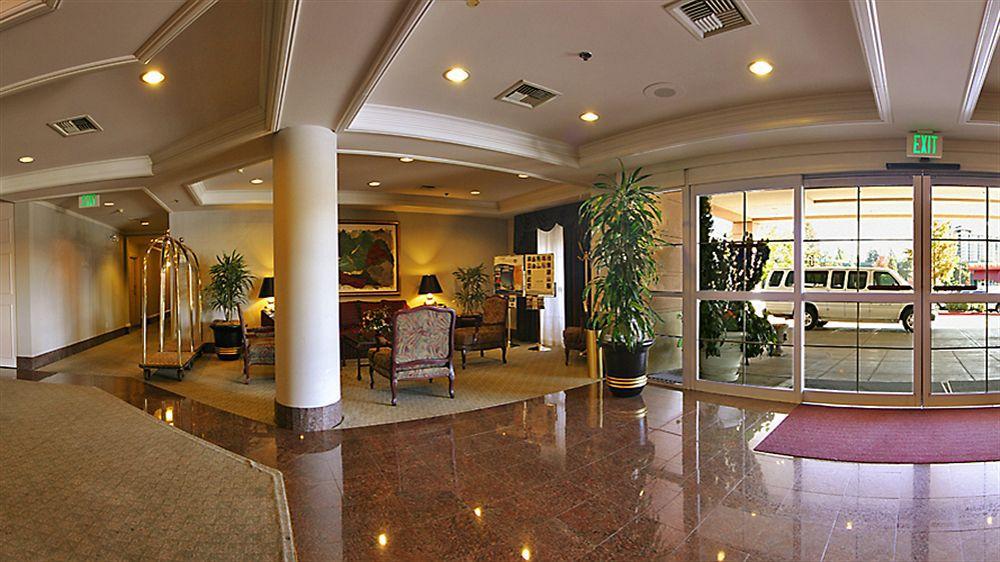 Hotel Coast Gateway 3*