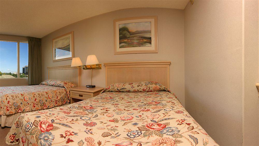 Hotel Coast Gateway