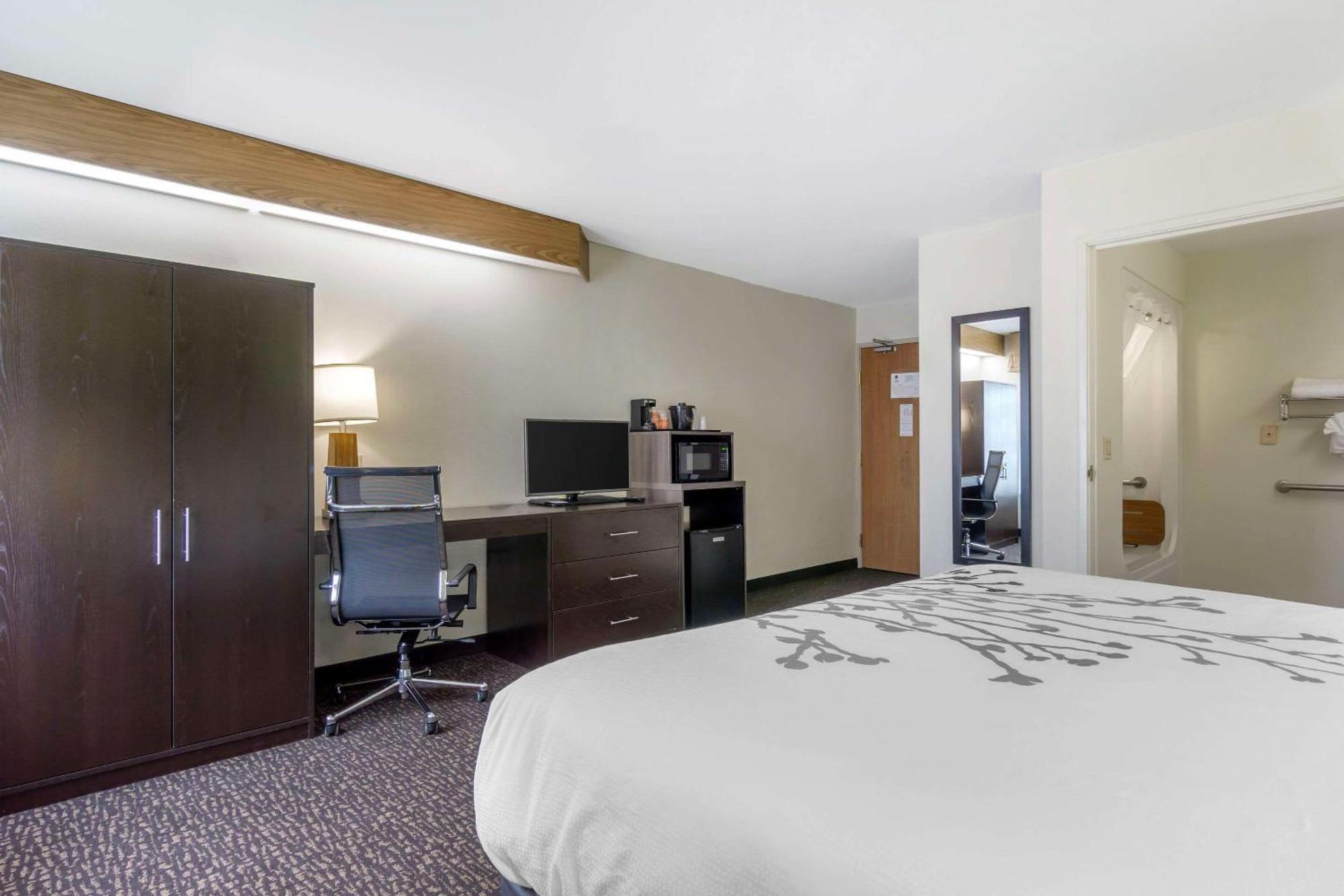 Inn Sleep Sea Tac Airport 3*