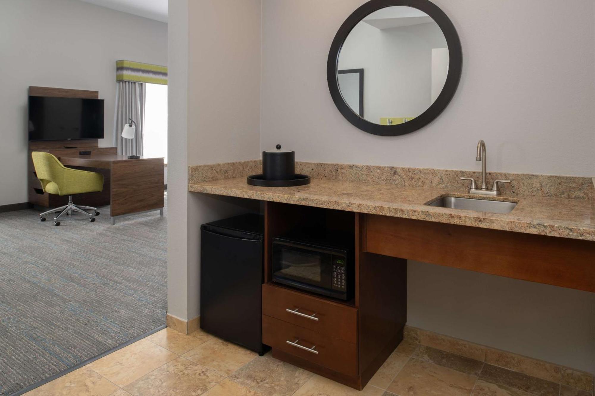 Hampton And Seattle - Airport / 28th Avenue 3*