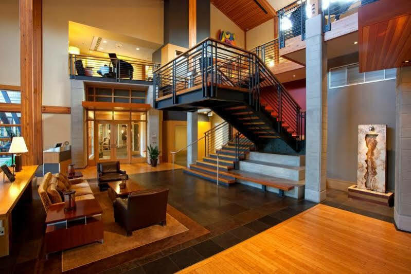 Cedarbrook Hotel 4*