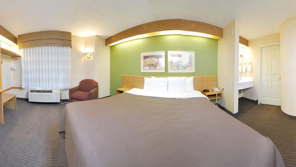 Inn Sleep Sea Tac Airport 3*