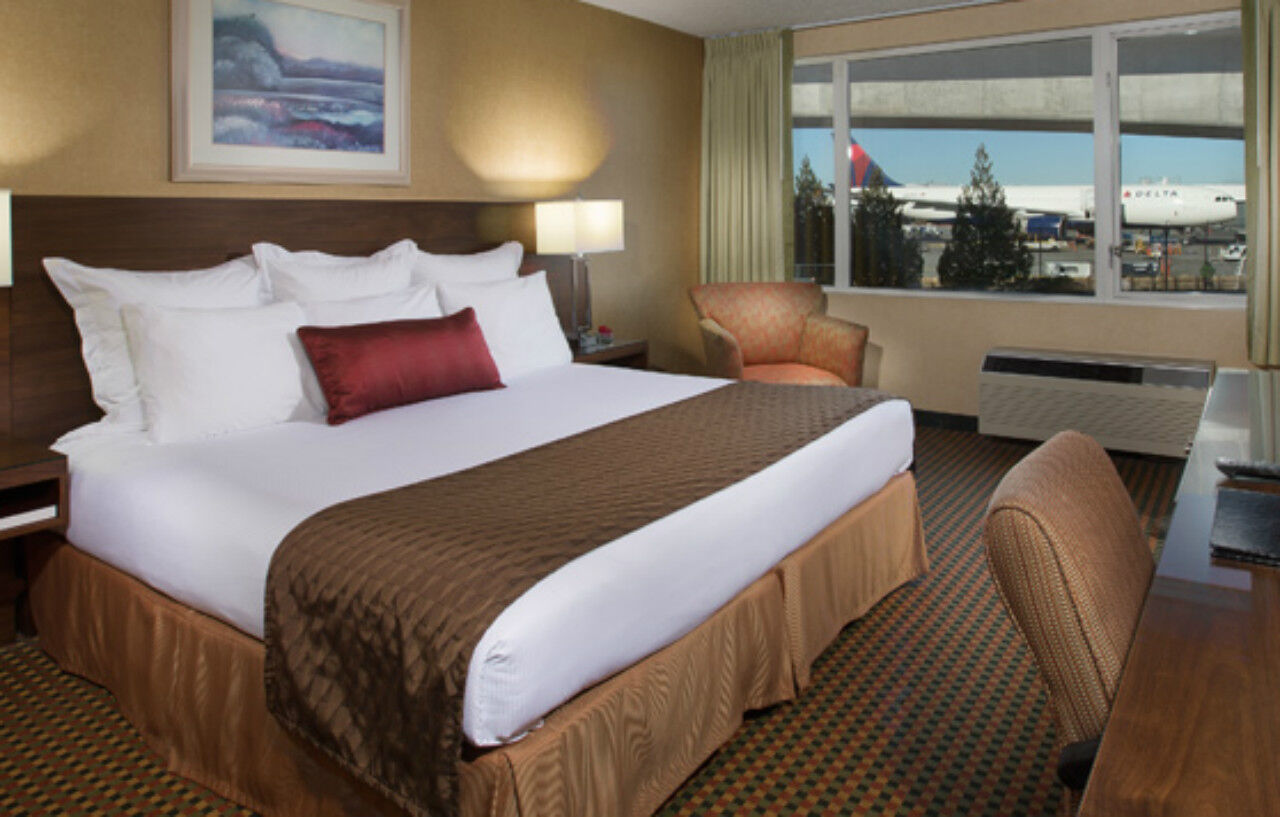 Hotel Coast Gateway 3*