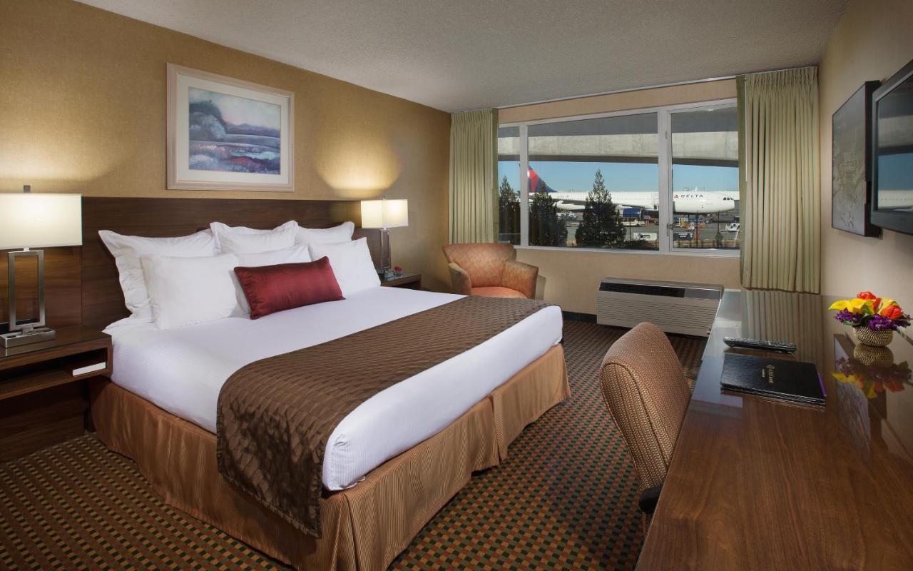 Coast Gateway SeaTac