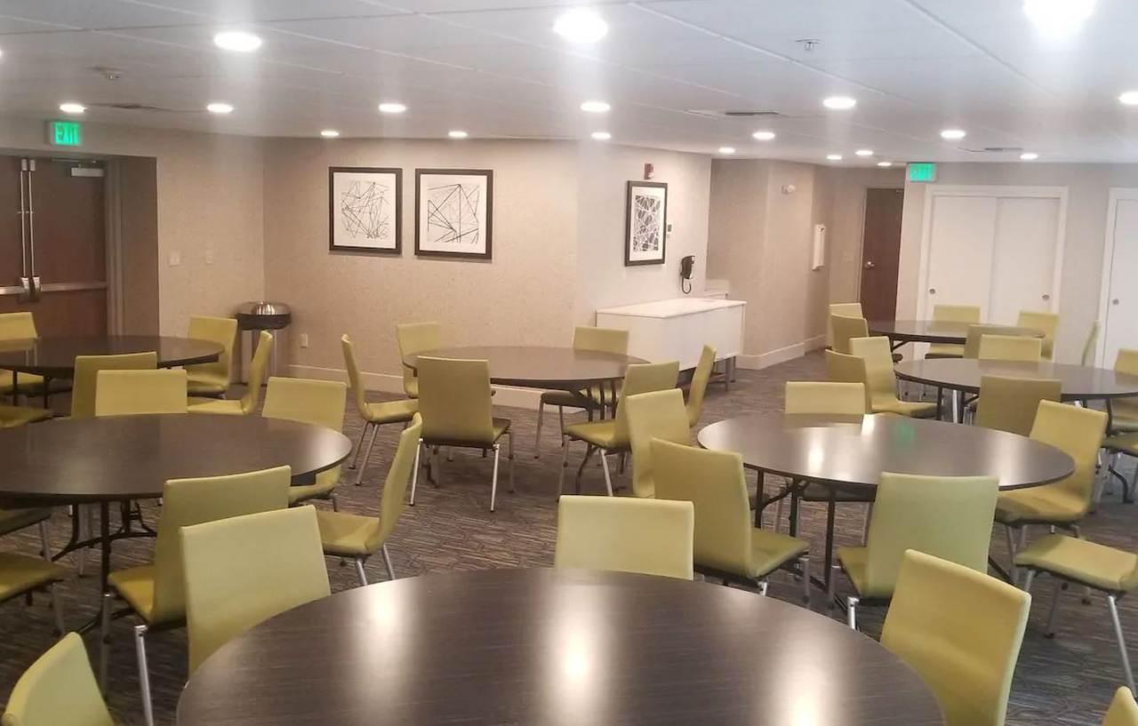 Express Seattle - Sea-tac Airport By Ihg Hotel 3*