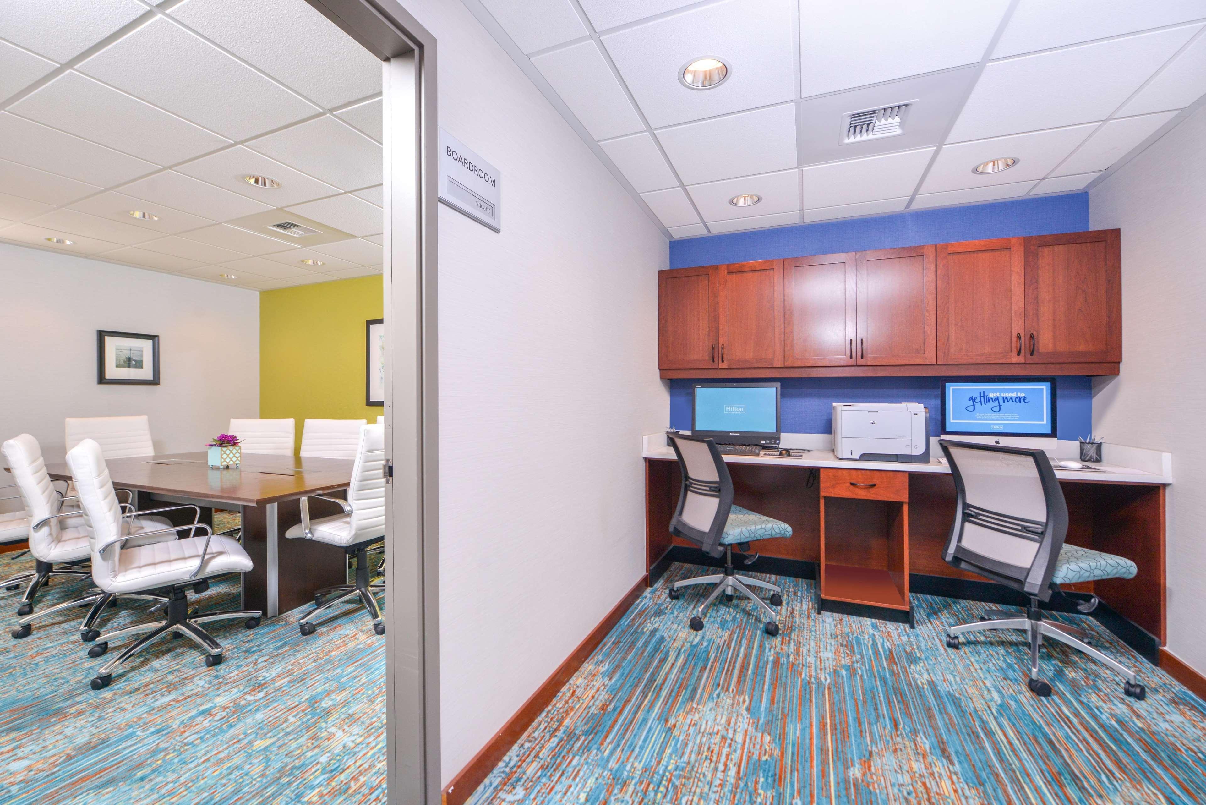 Hampton Seattle Airport Hotel 3*