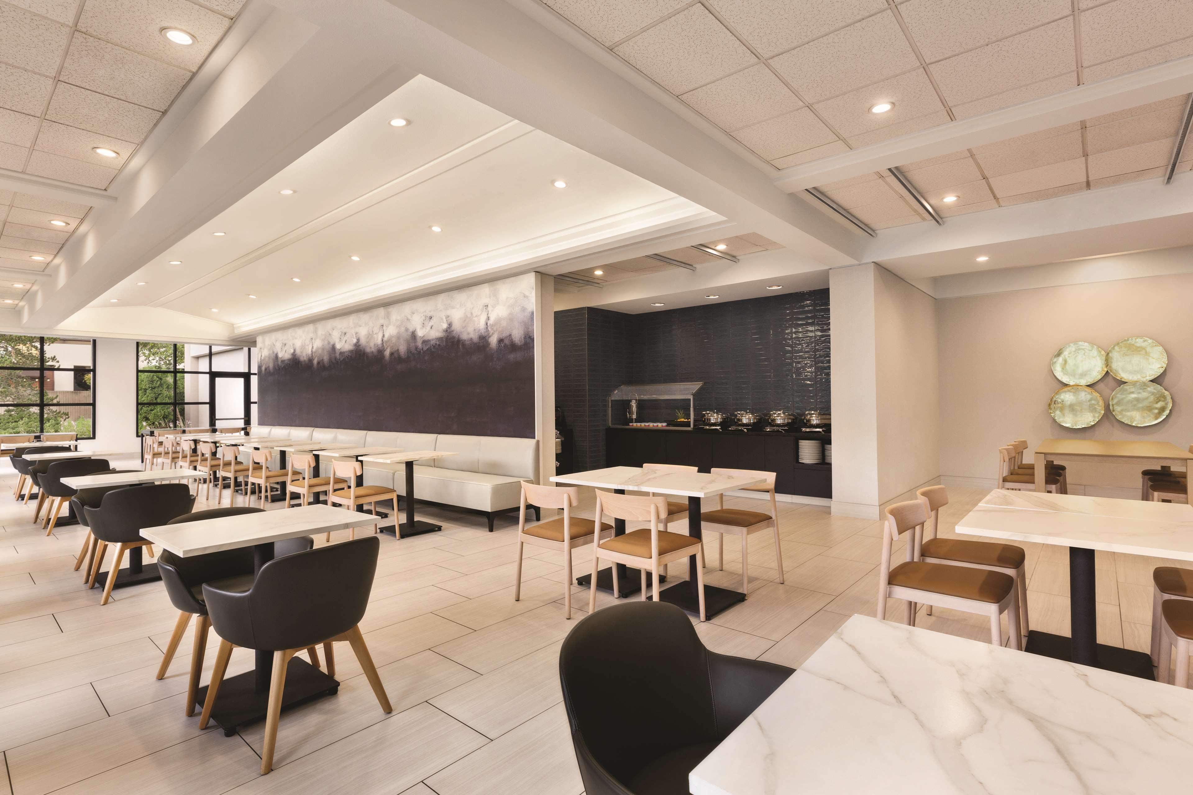 Radisson Seattle Airport 3*