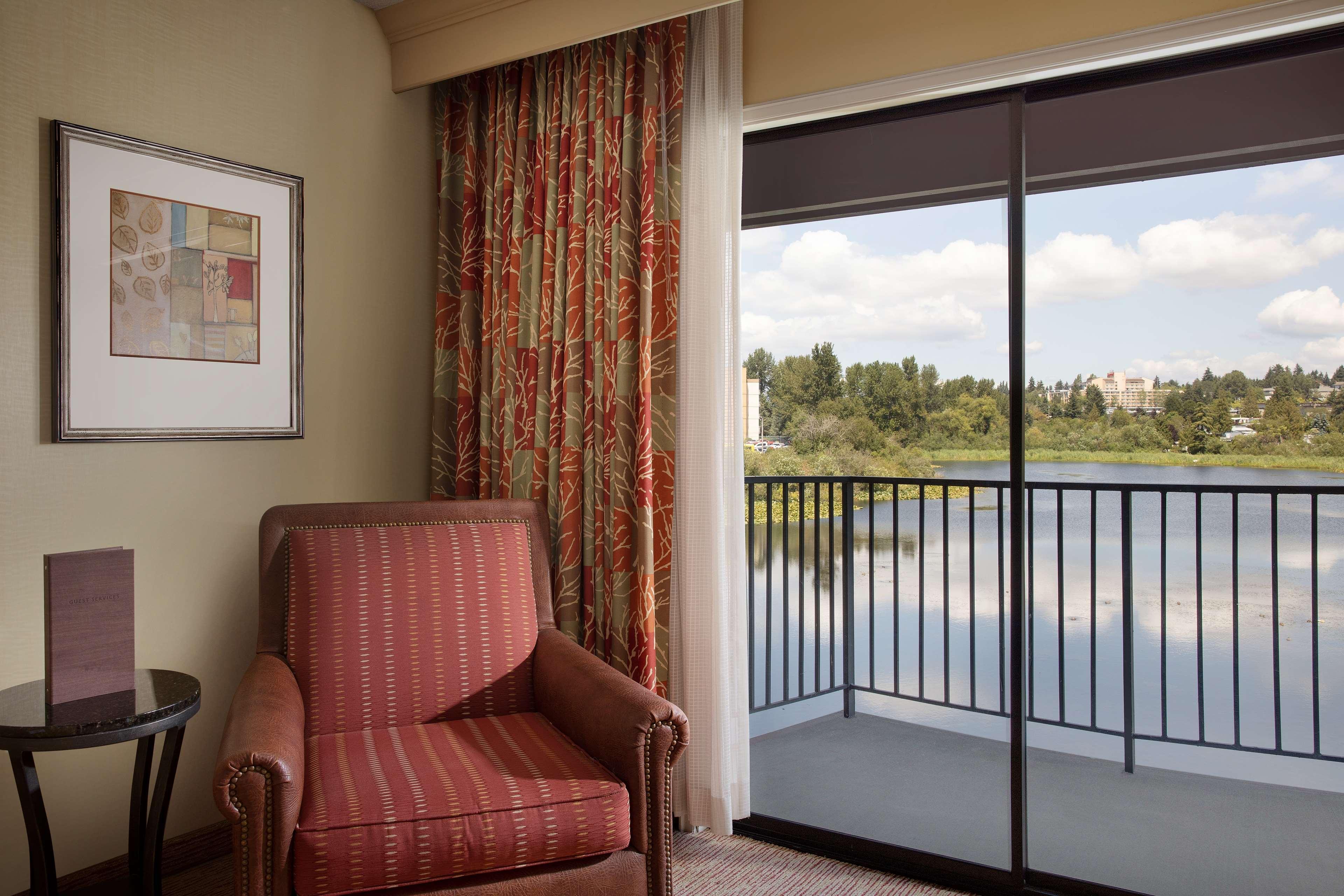 Hotel Doubletree By Hilton Seattle Airport 4*