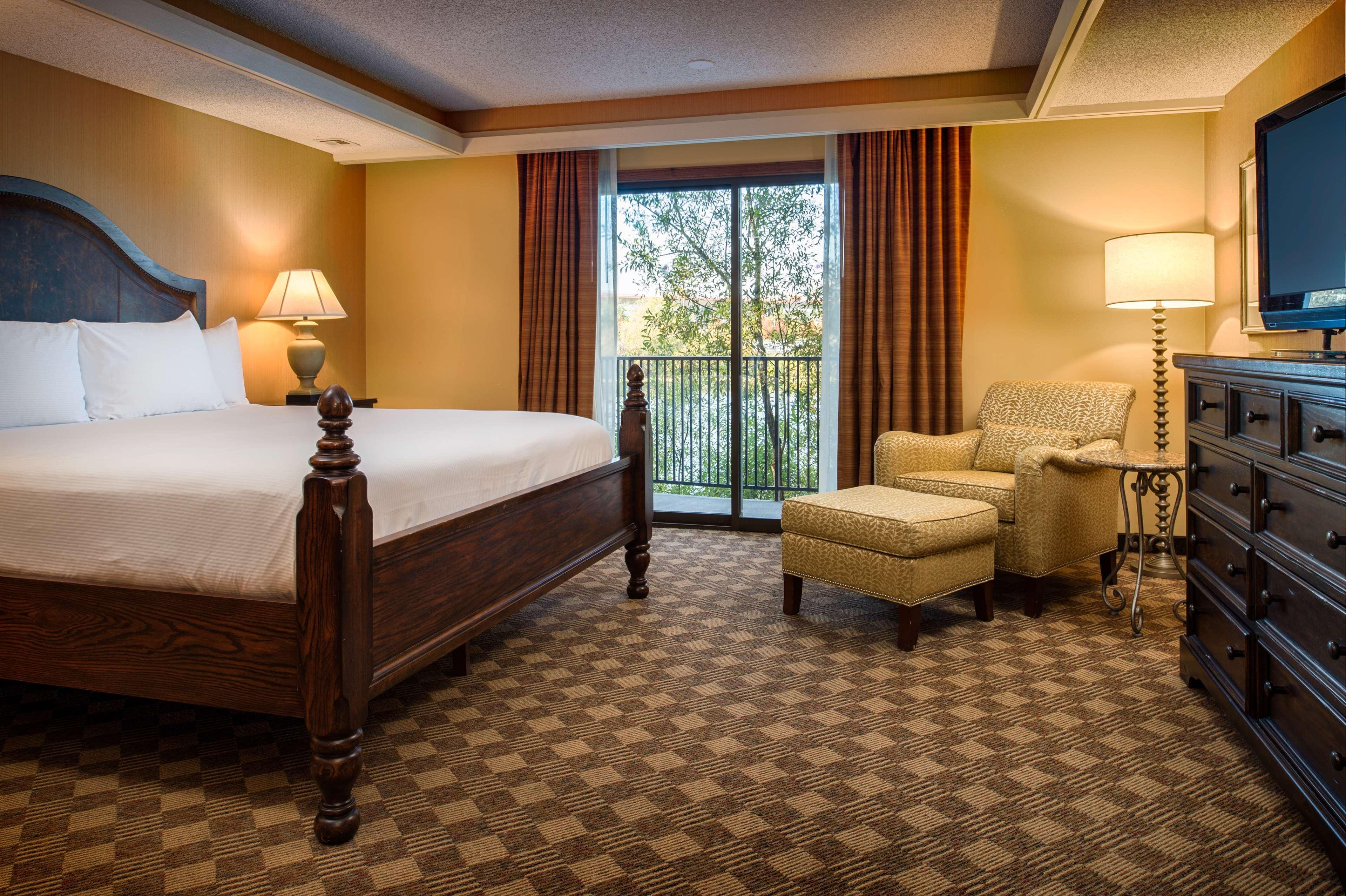 Doubletree By Hilton Seattle Airport 4*