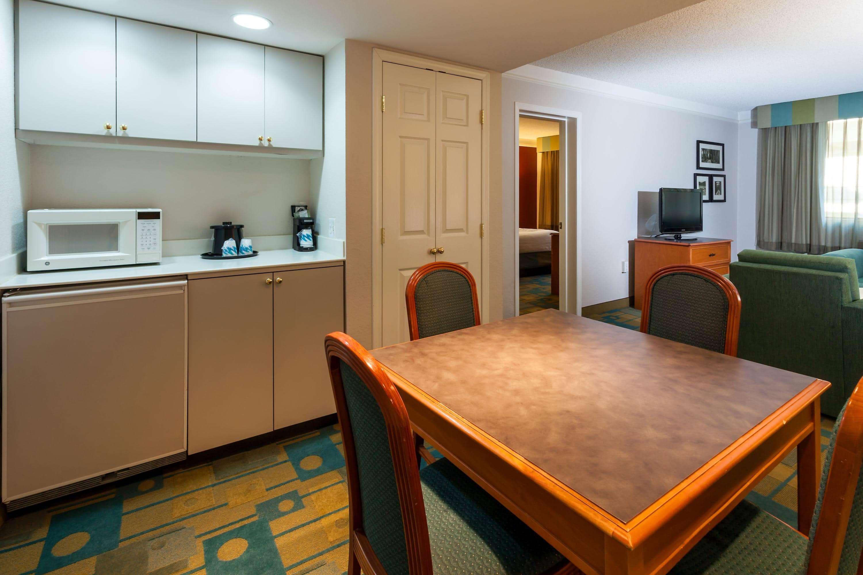 La Quinta By Wyndham Seattle Sea-tac Airport Hotel