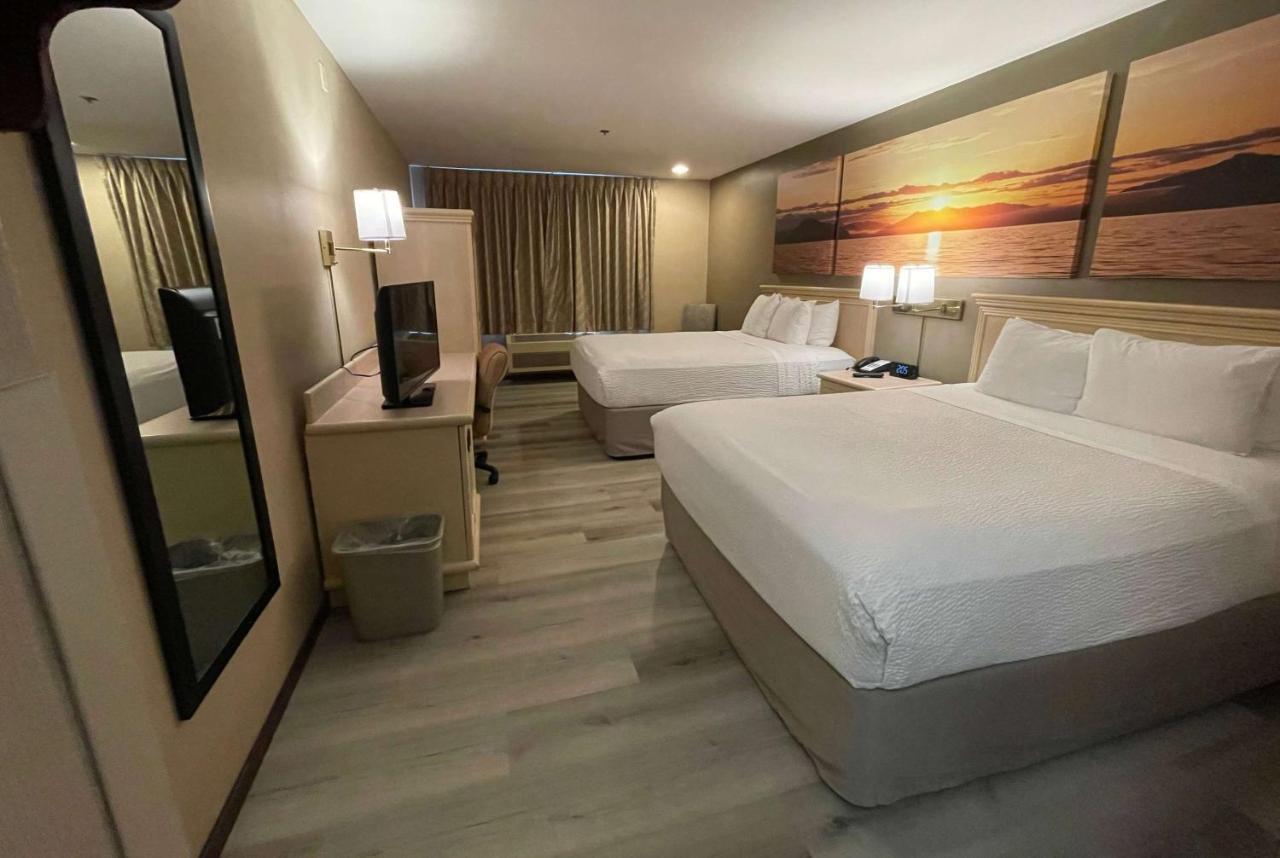 Days By Wyndham Airport Hotel 2*