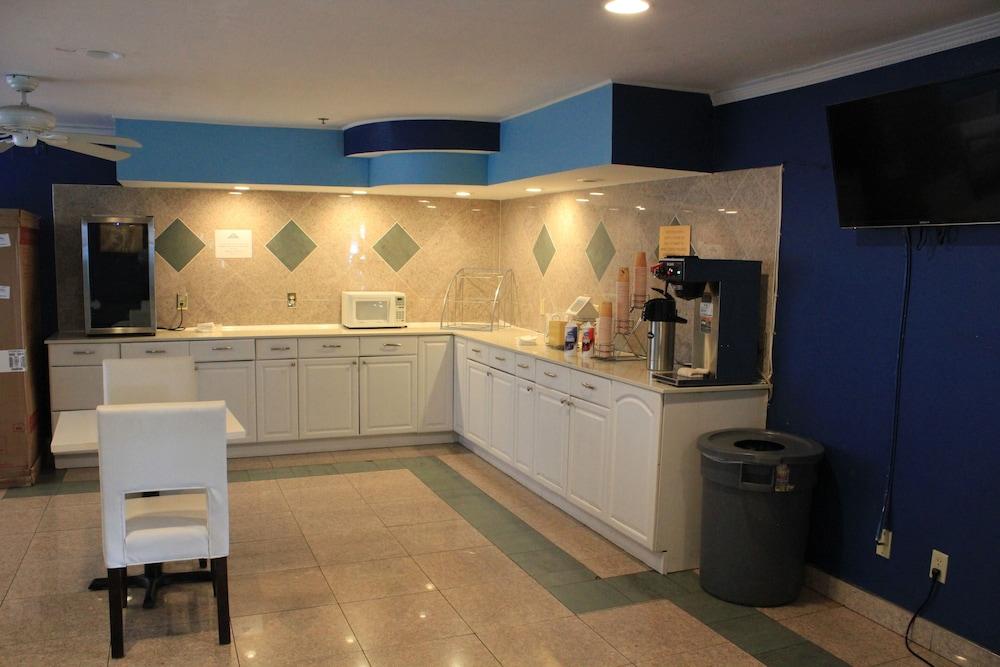 Days By Wyndham Airport Hotel SeaTac