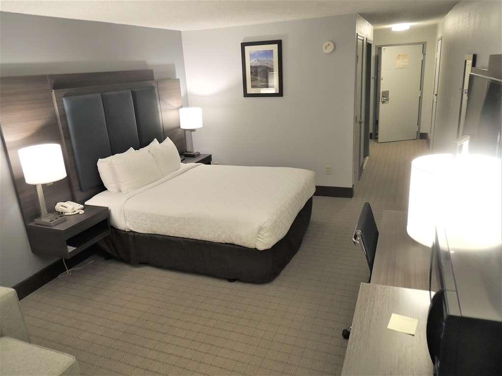 Hotel Surestay By Western Airport North