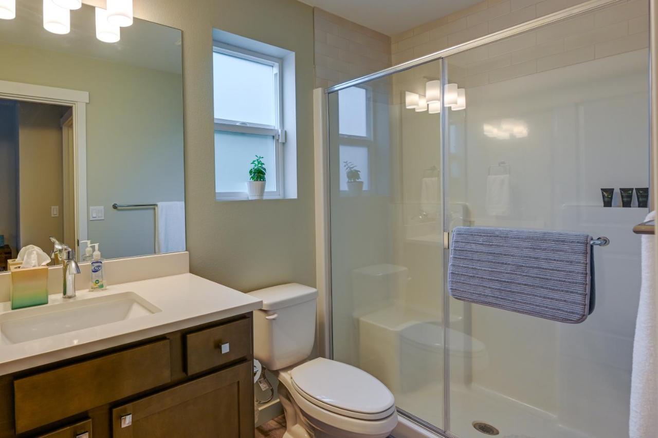 Stunning Gem With Modern Amenities! * SeaTac