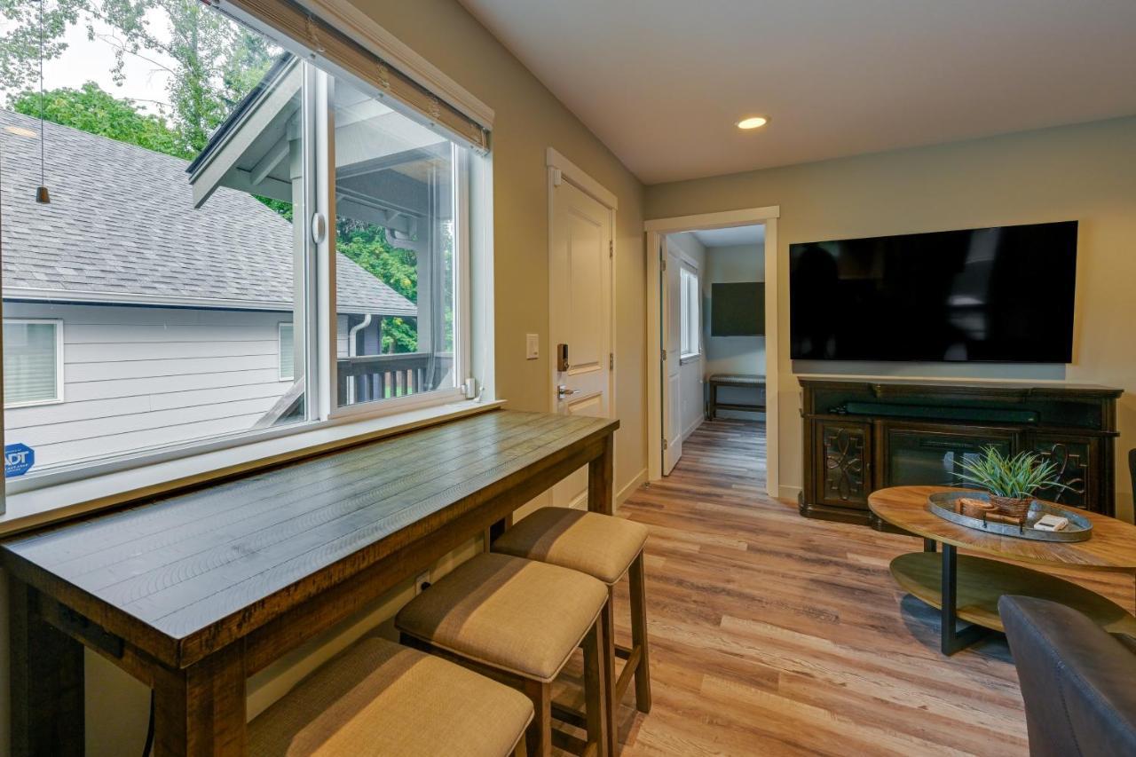 Stunning Gem With Modern Amenities! * SeaTac