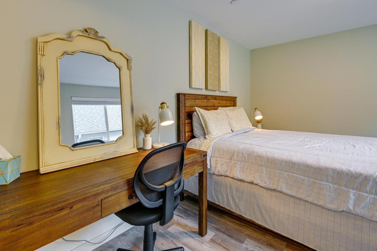 Apartment Stunning Gem With Modern Amenities! *