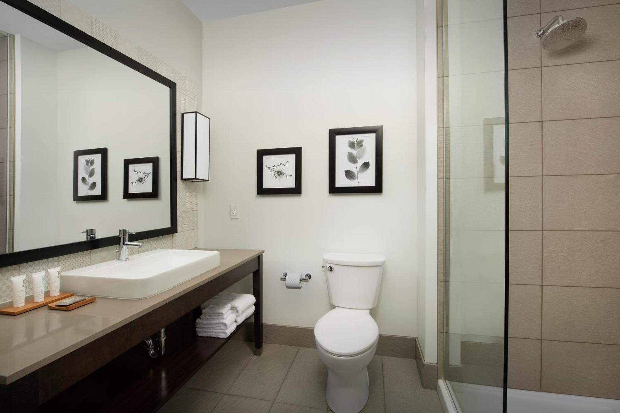 Country & By Radisson, Seattle-tacoma International Airport, Wa