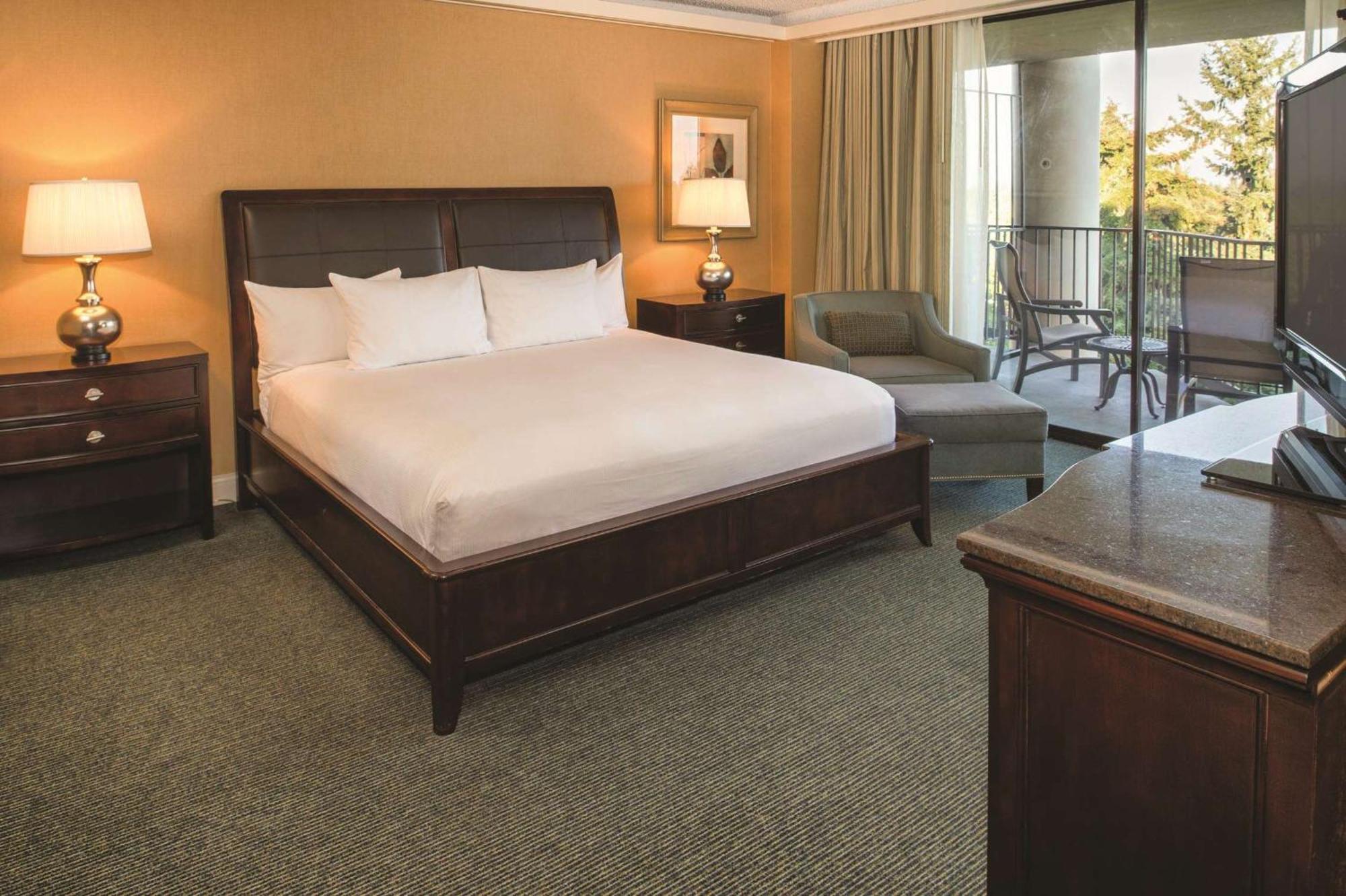 Doubletree By Hilton Seattle Airport 4*