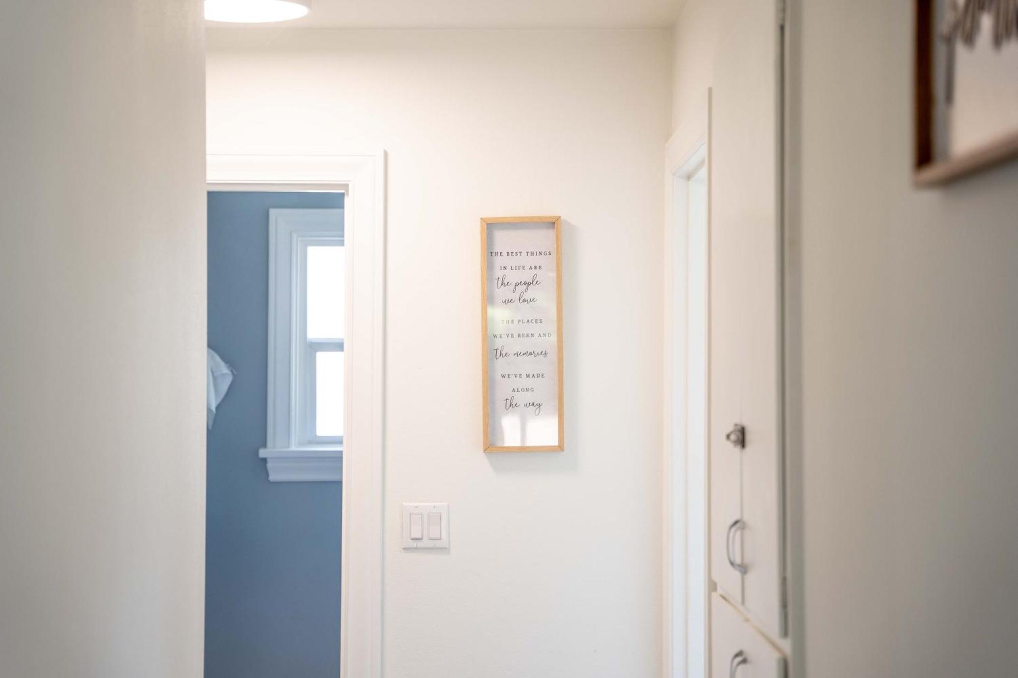 Spacious 5b2b 5 Min To Airport With Ac, Game Room, Wifi, Parking