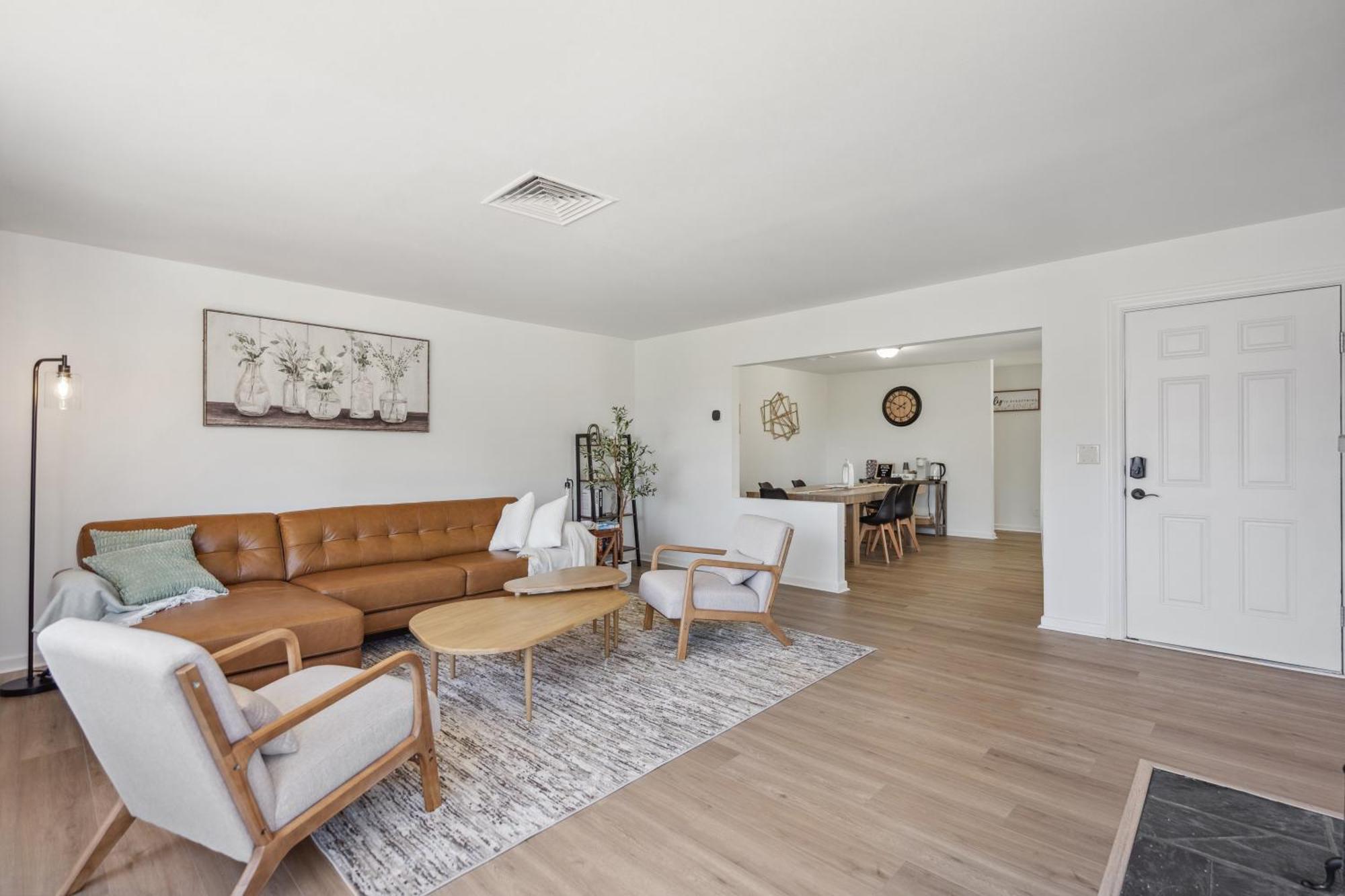 Spacious 5b2b 5 Min To Airport With Ac, Game Room, Wifi, Parking Holiday home *