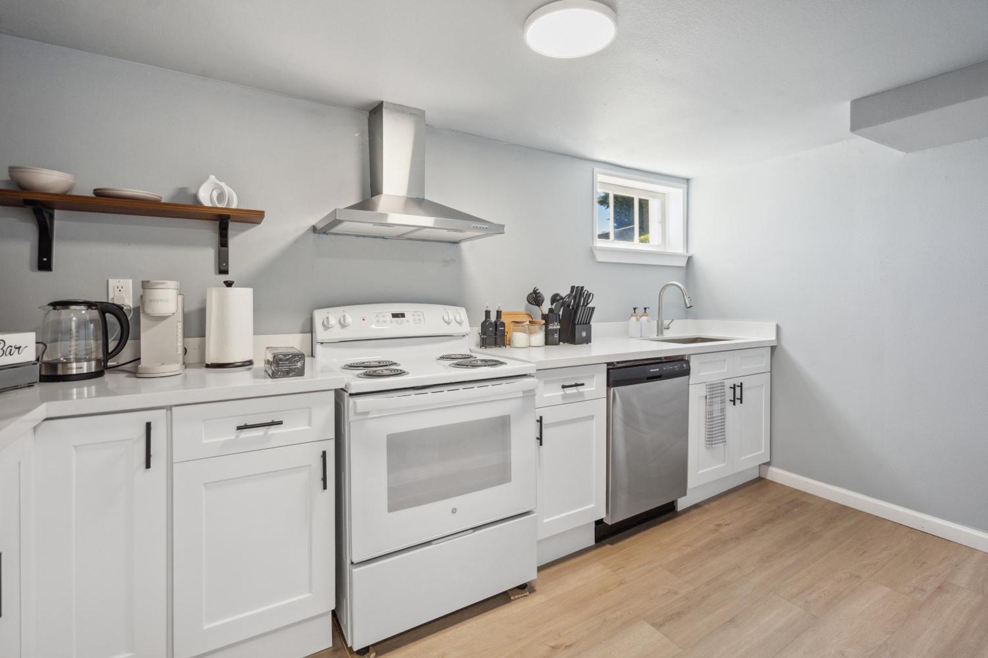 Spacious 5b2b 5 Min To Airport With Ac, Game Room, Wifi, Parking Holiday home *