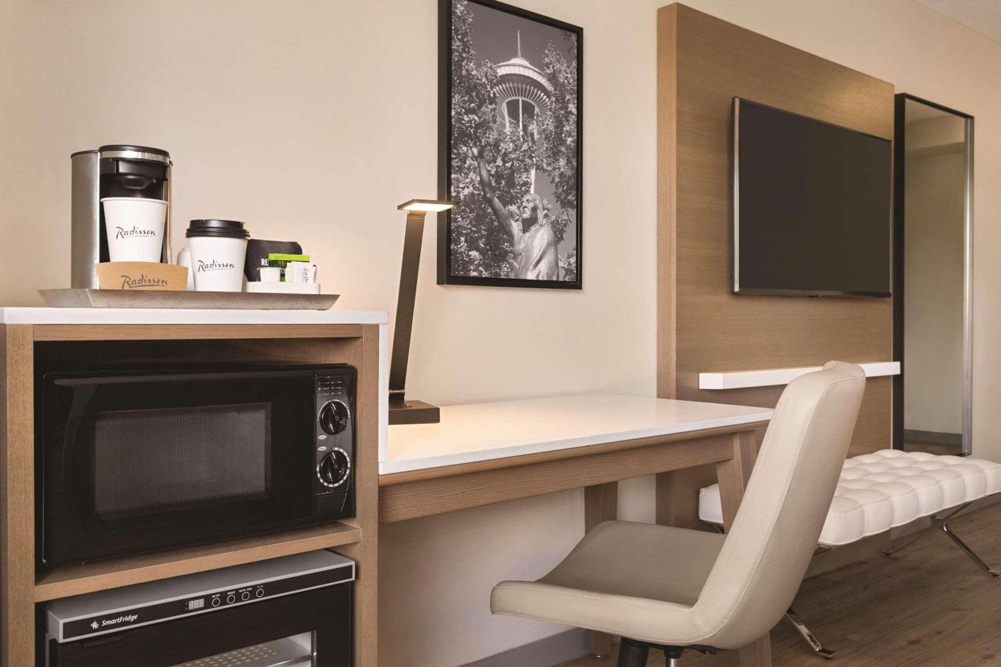 Radisson Seattle Airport 3*