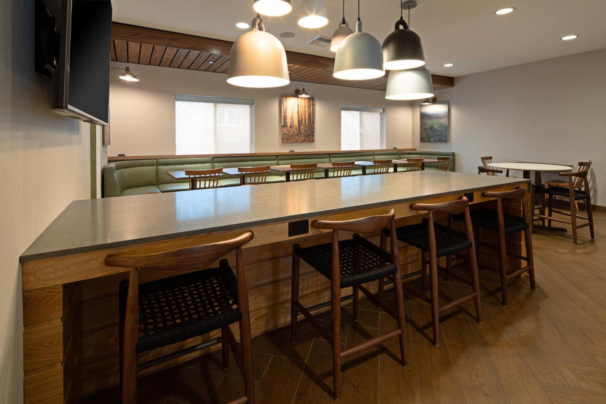 Fairfield By Marriott & Seattle Sea-tac Airport Hotel