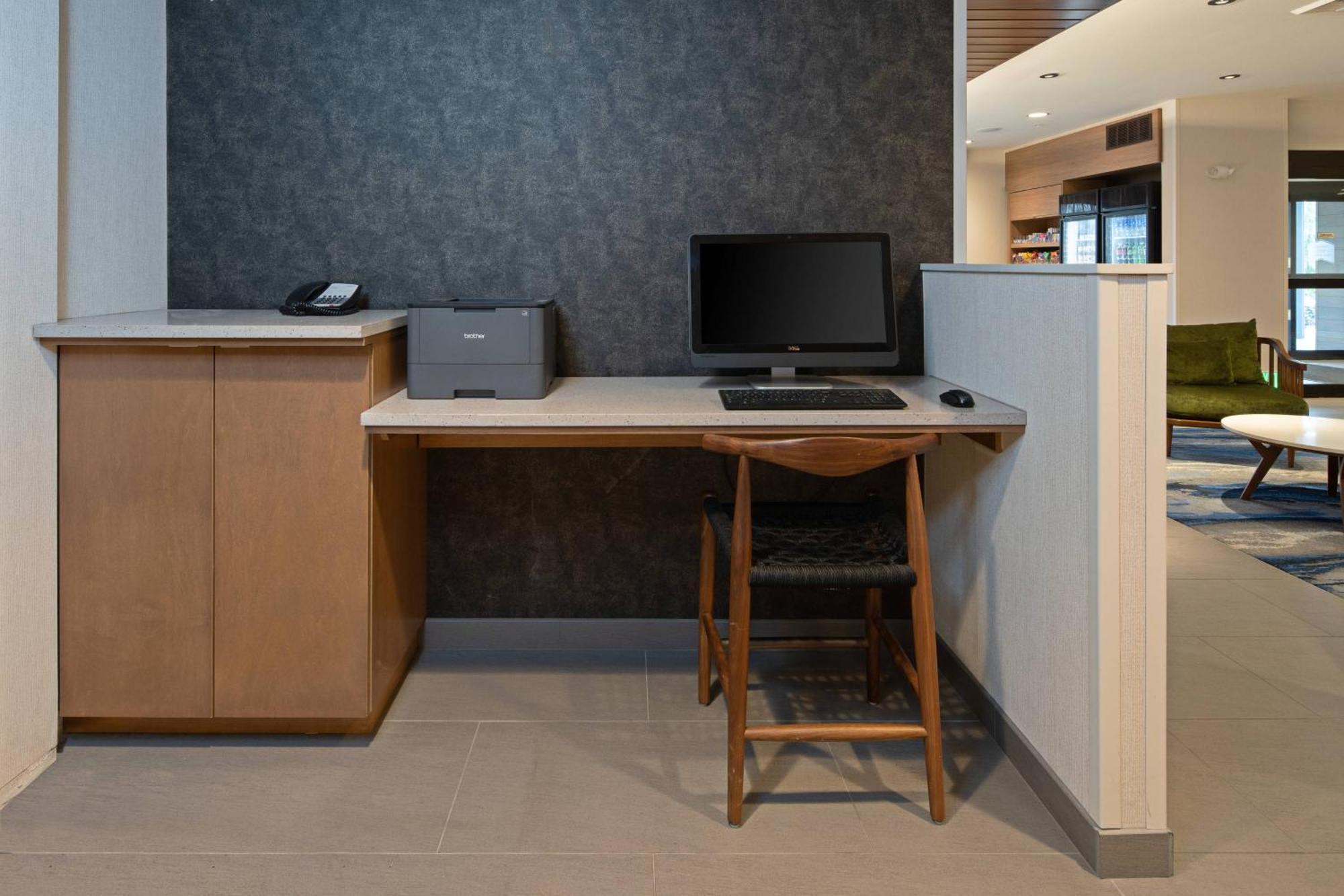 Fairfield By Marriott & Seattle Sea-tac Airport 3*
