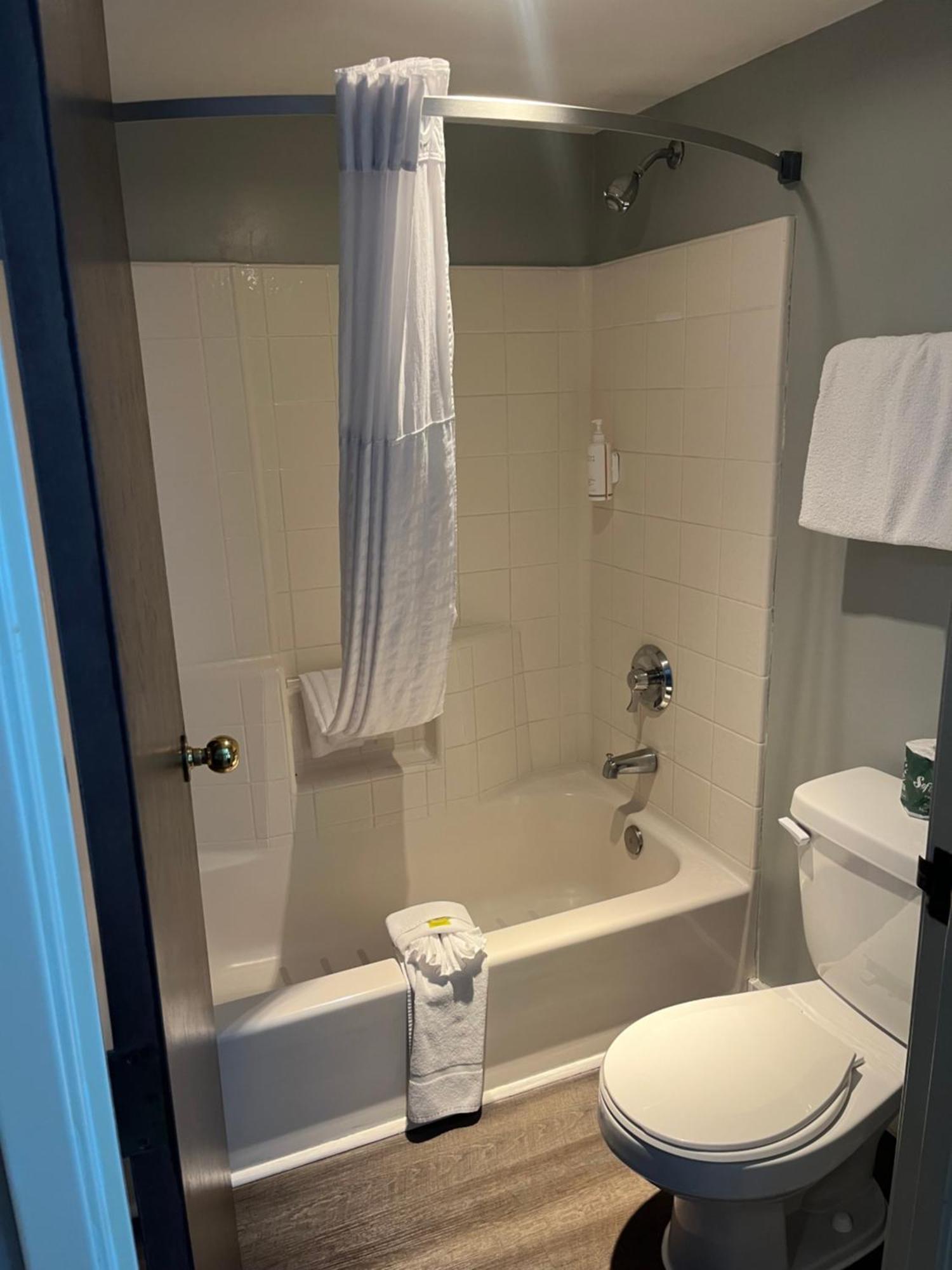 Hotel Days By Wyndham Airport SeaTac