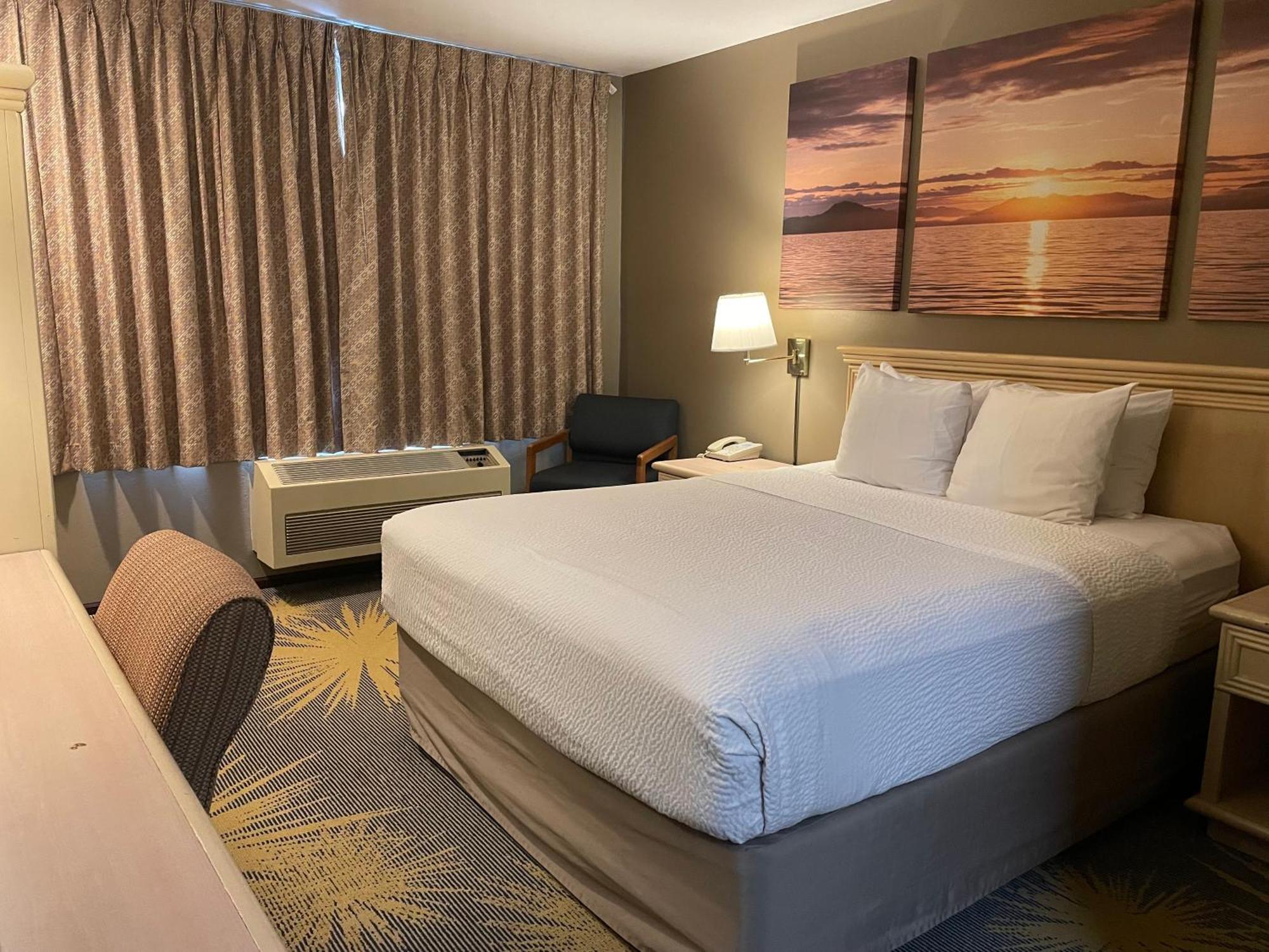 Days By Wyndham Airport Hotel