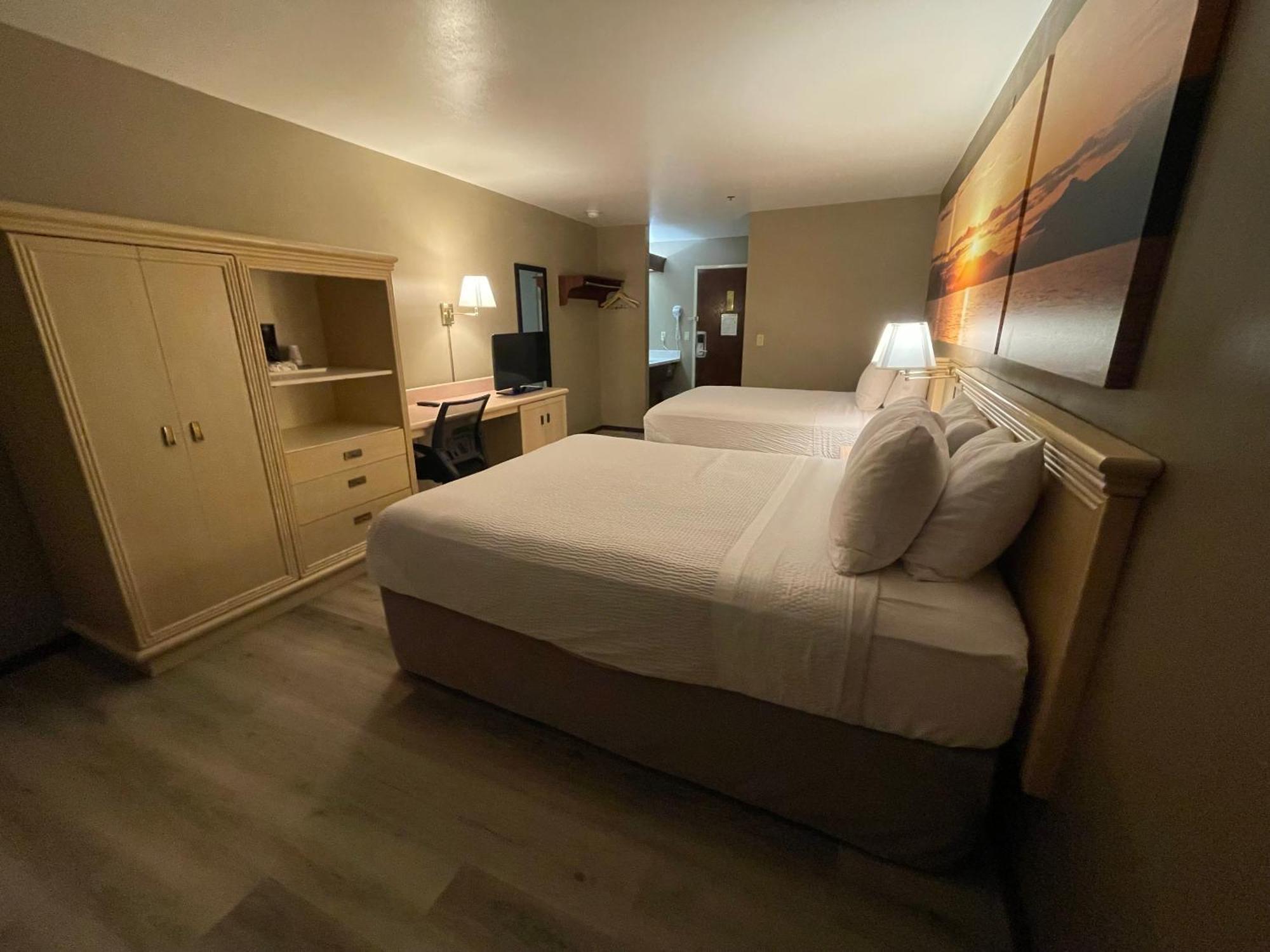 Days By Wyndham Airport Hotel 2*