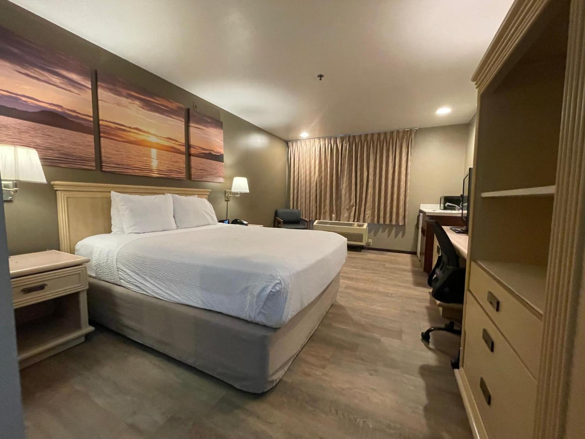 Hotel Days By Wyndham Airport 2*