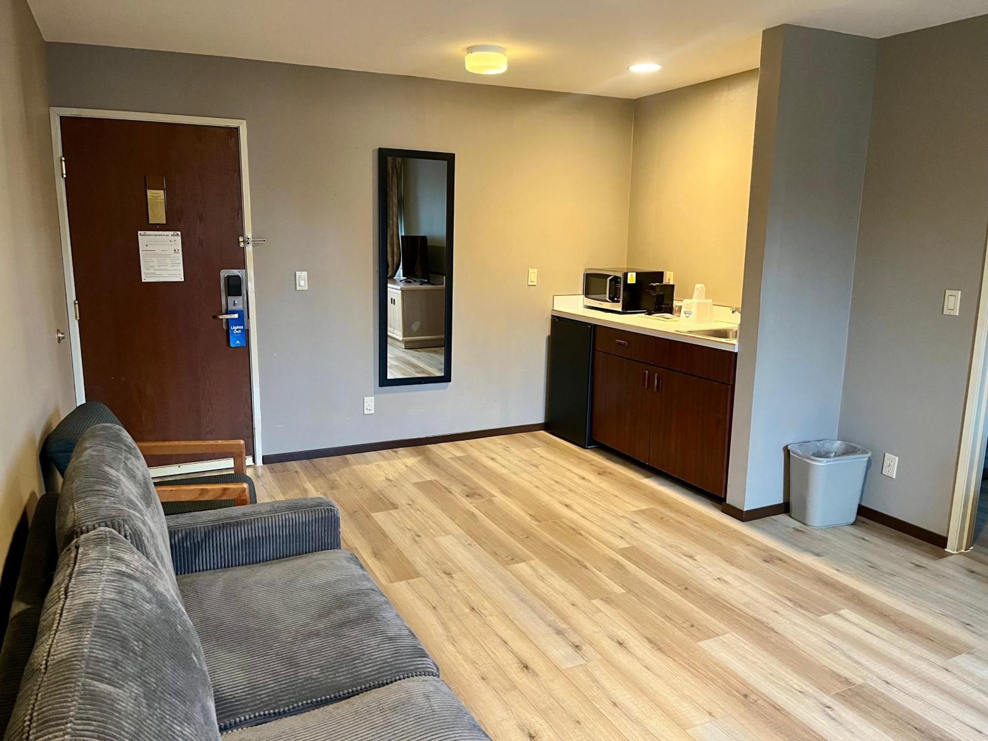 Hotel Days By Wyndham Airport 2*