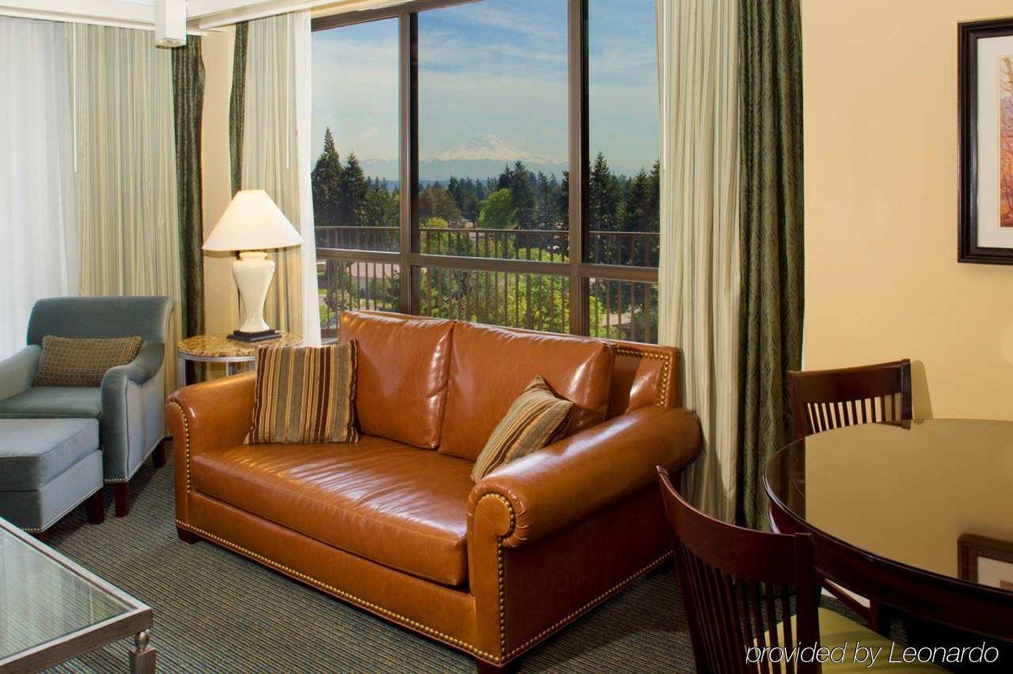 Doubletree By Hilton Seattle Airport Hotel SeaTac
