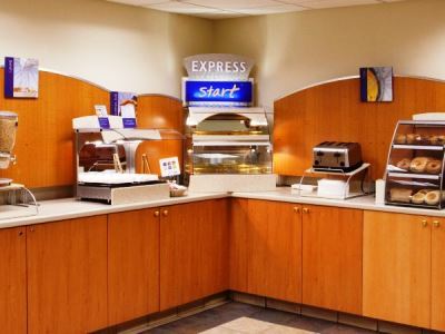 Express Seattle - Sea-tac Airport By Ihg