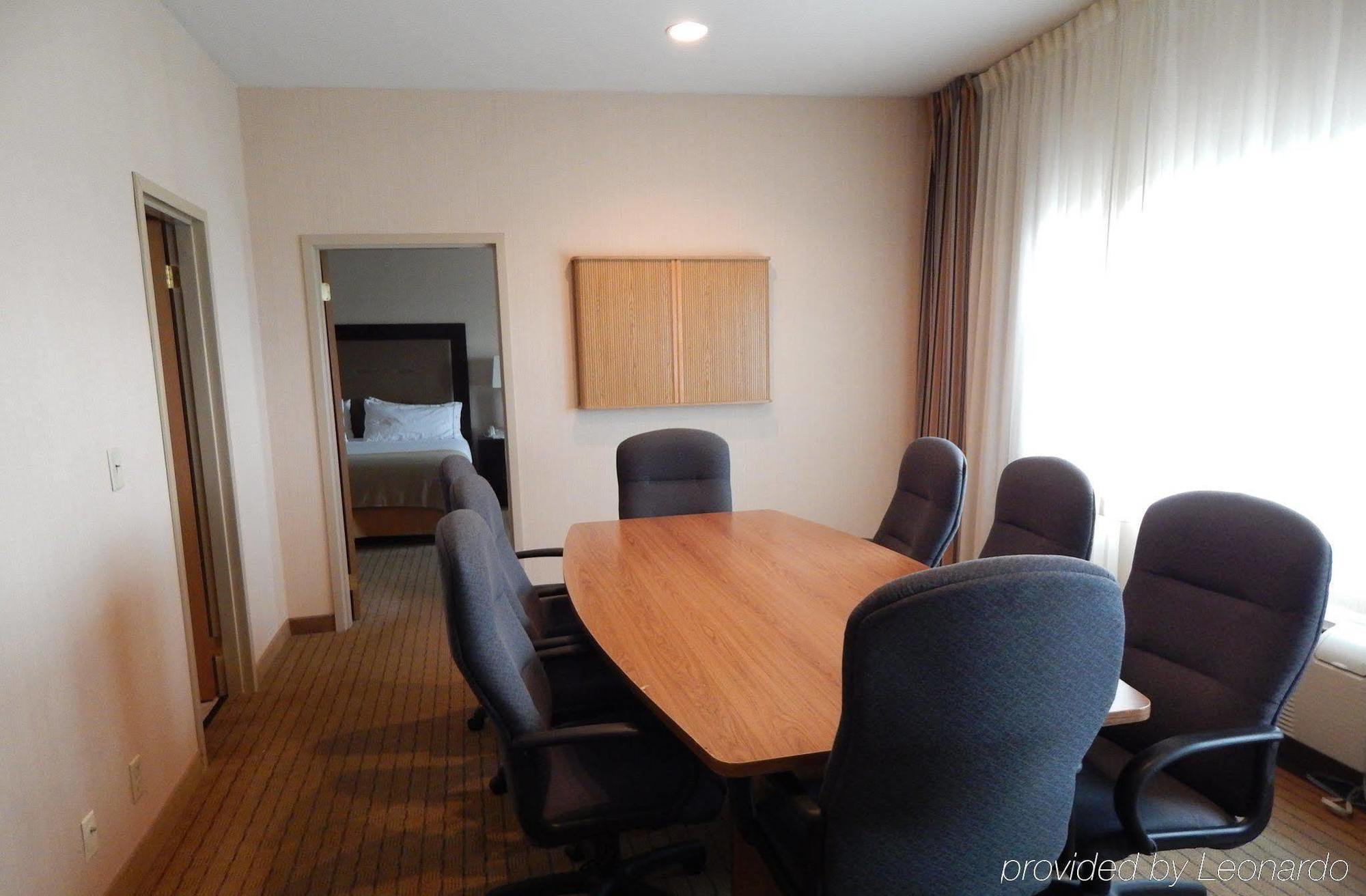 Express Seattle - Sea-tac Airport By Ihg Hotel 3*