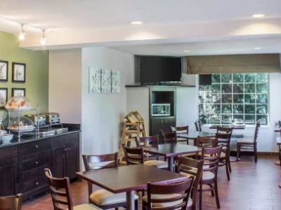Inn Sleep Sea Tac Airport 3*