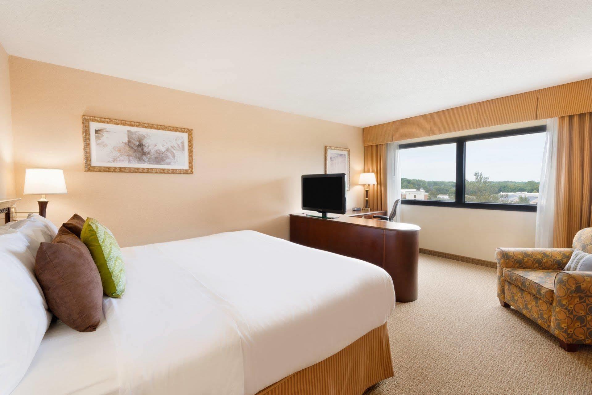 Radisson Seattle Airport 3*