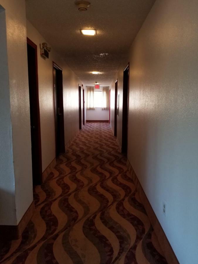Crest Motel 2*