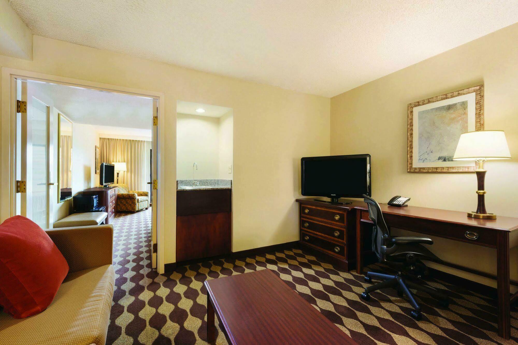 Radisson Seattle Airport 3*