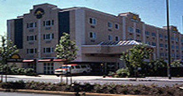 Days By Wyndham Airport Hotel