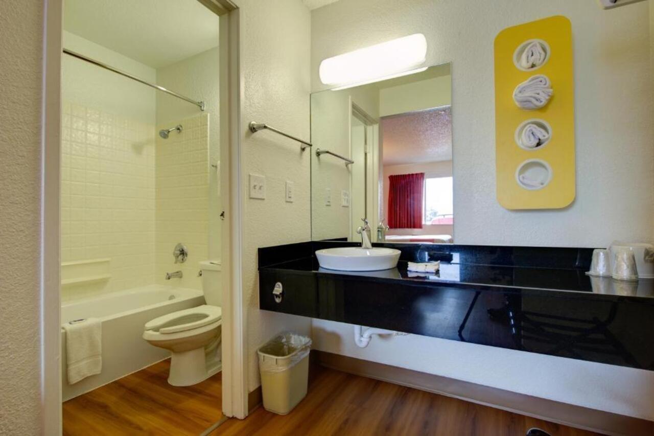 6-seattle, Wa - Airport Hotel