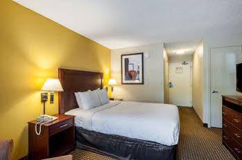 Surestay By Western Airport North 3*