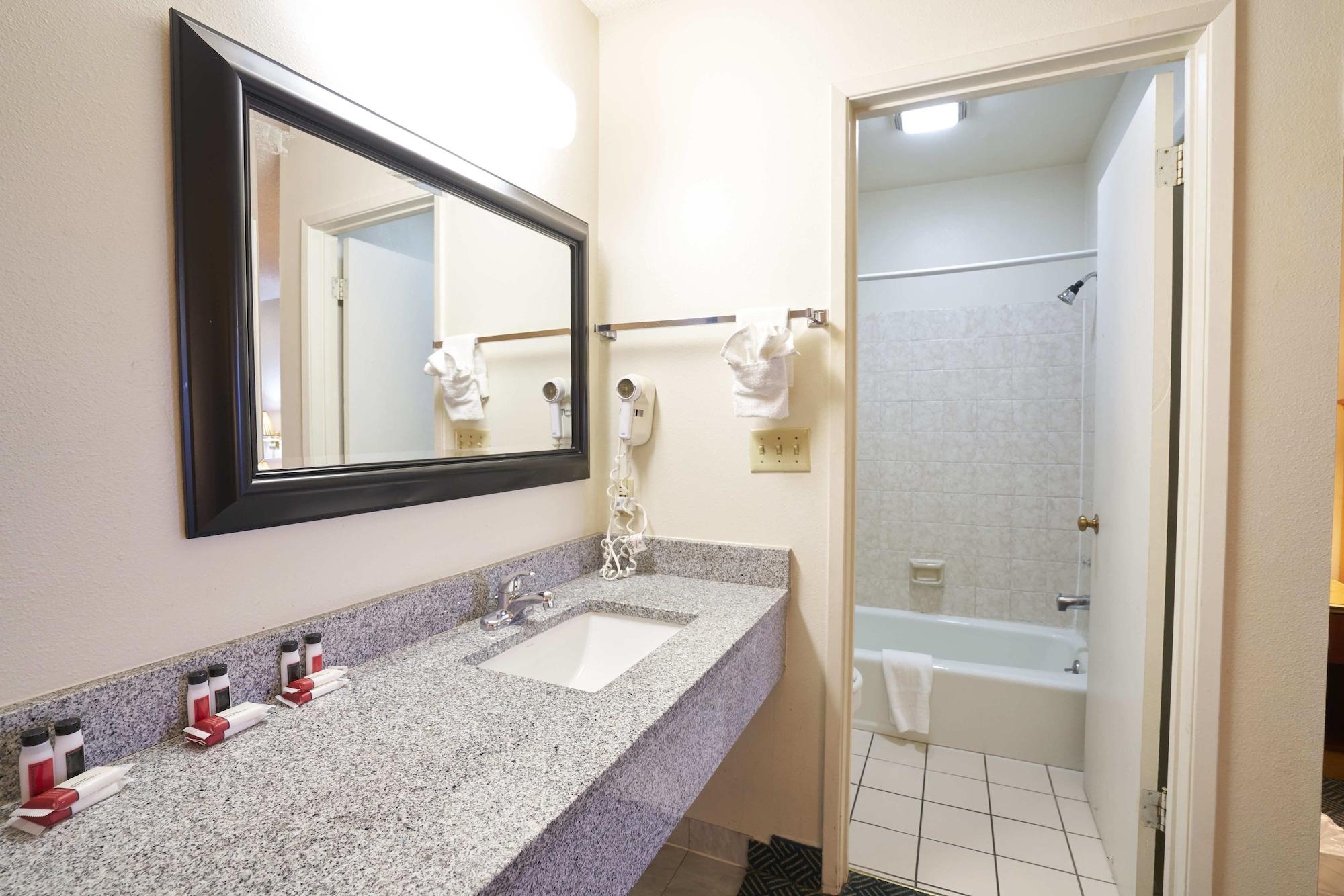Skyway - Inn SeaTac