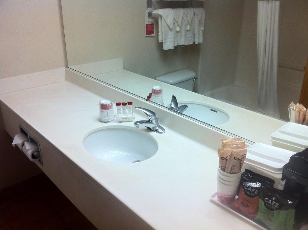 Ramada By Wyndham Airport Hotel