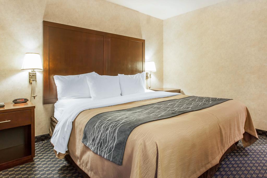 Comfort & Sea-tac Airport Hotel