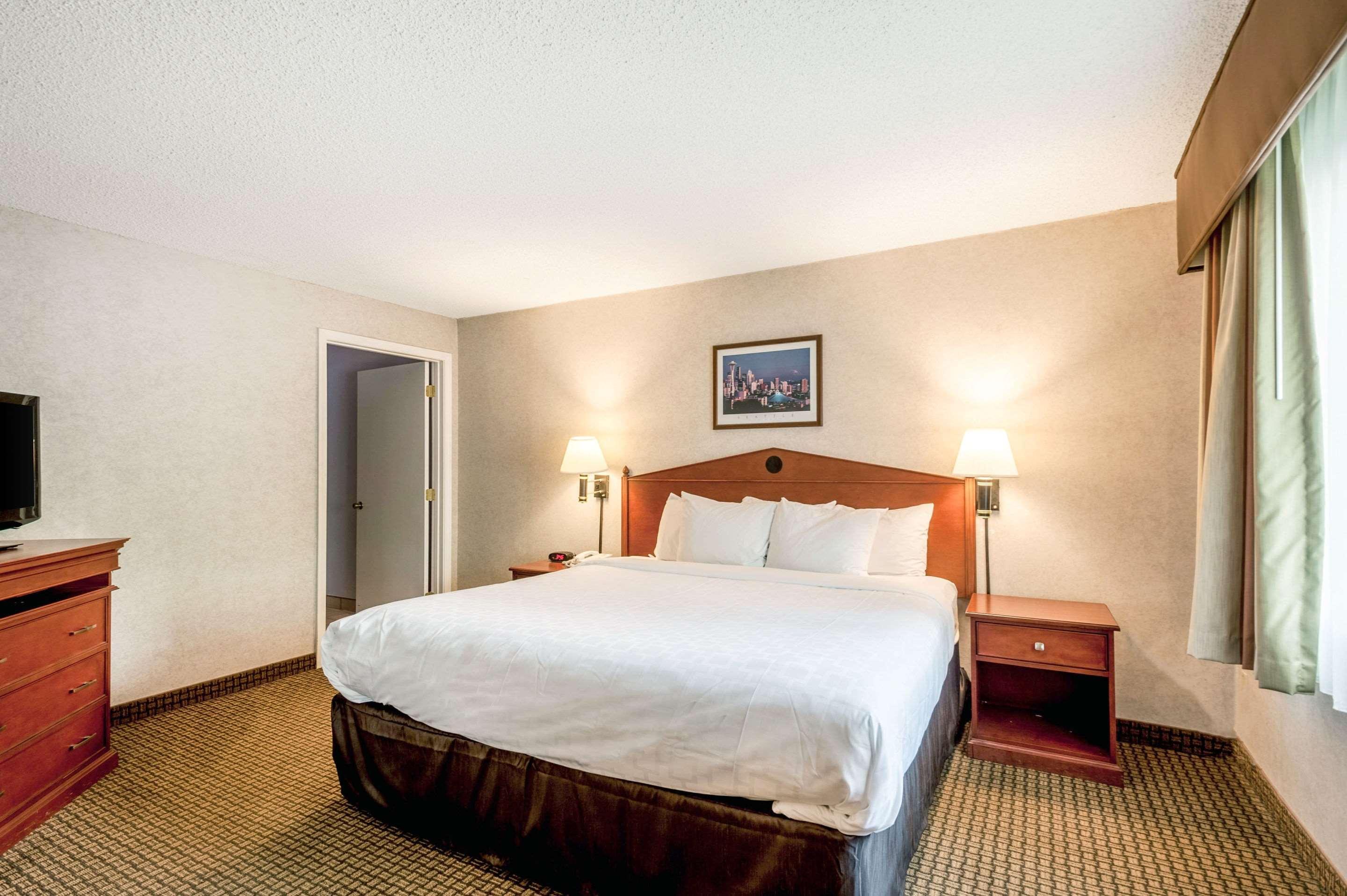 Hotel Surestay By Western Airport North