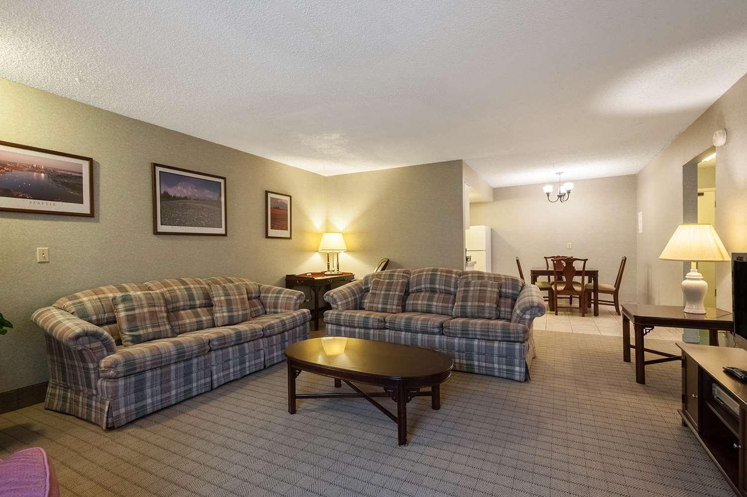 Hotel Surestay By Western Airport North 3*