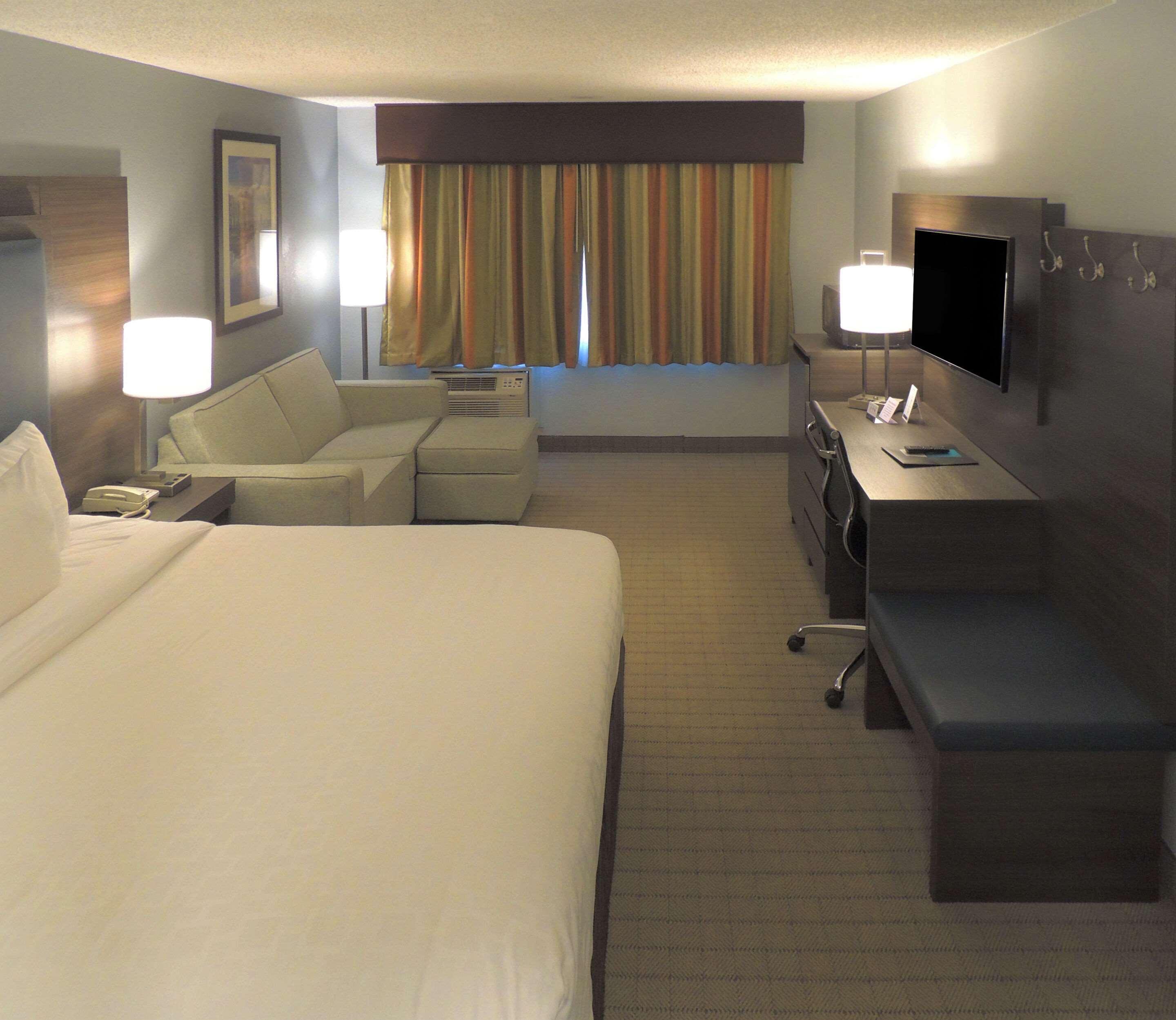 Hotel Surestay By Western Airport North